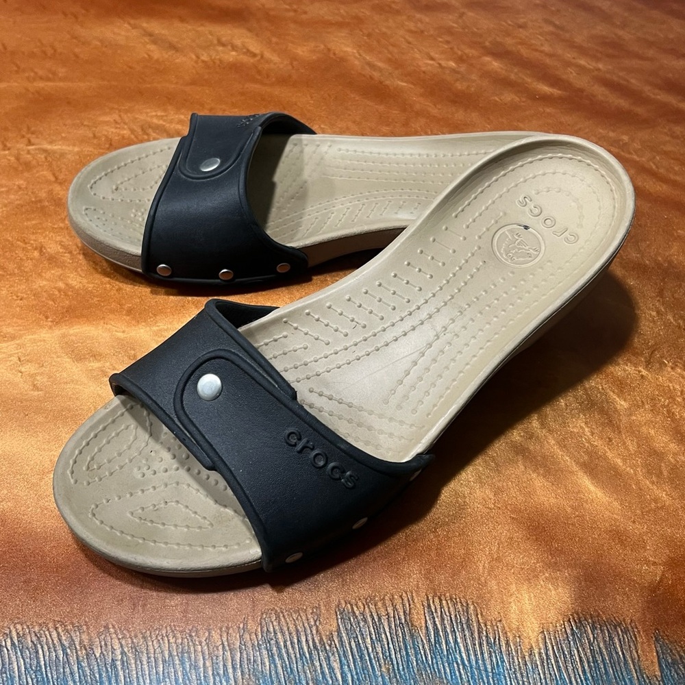Crocs Cobbler Slide Sandals size 9 tan black wedge comfort shoe